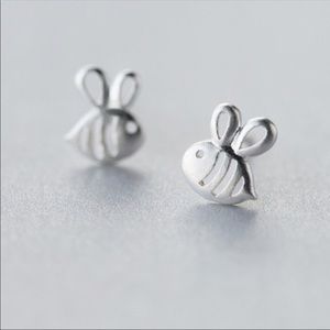 Sterling Silver Bee stud earrings 🐝🐝🌸